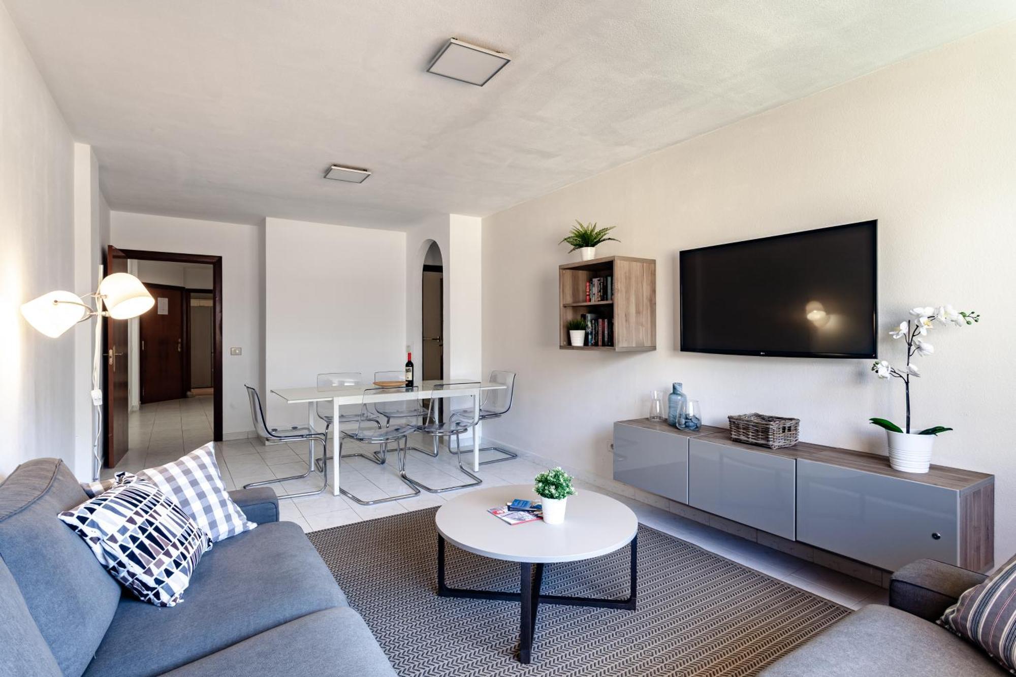Modern Spacious 3 Bedroom Near The Apartment